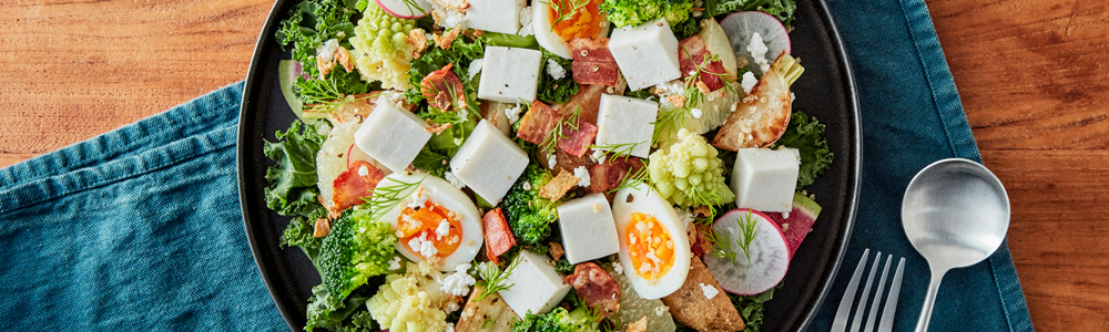 サラダにのせるかまぼこ